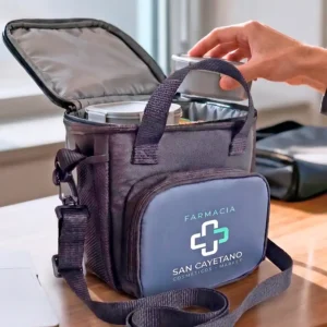 Lonchera de adulto negra personalizada con logo corporativo
